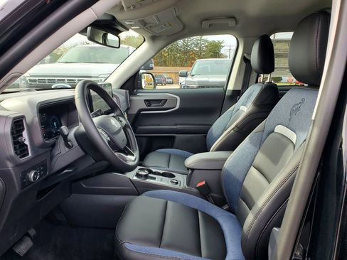 Used 2025 Ford Bronco Sport Outer Banks AWD/4WD image 8