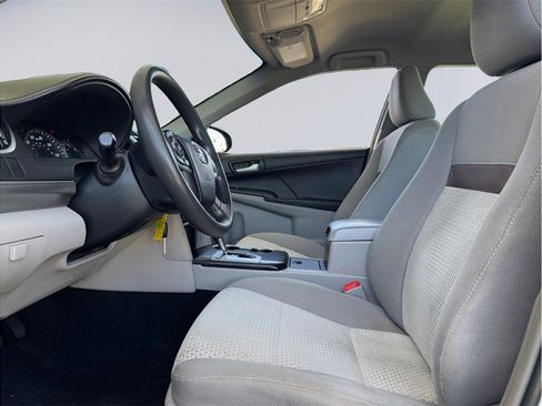 Used 2012 Toyota Camry LE FWD image 9