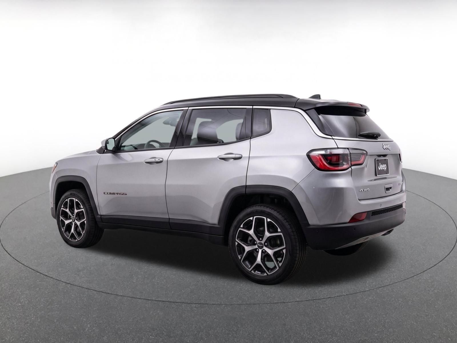 Used 2025 Jeep Compass Limited AWD/4WD image 6