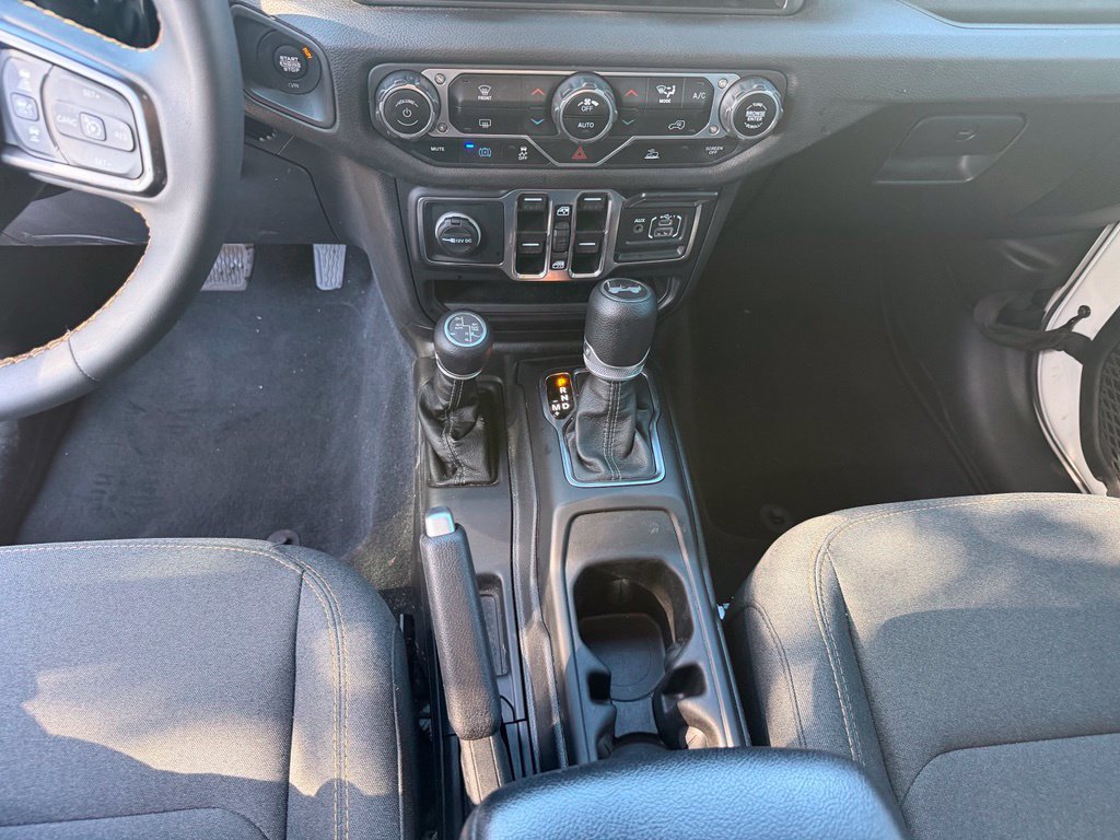 Used 2024 Jeep Wrangler Unlimited AWD/4WD image 26