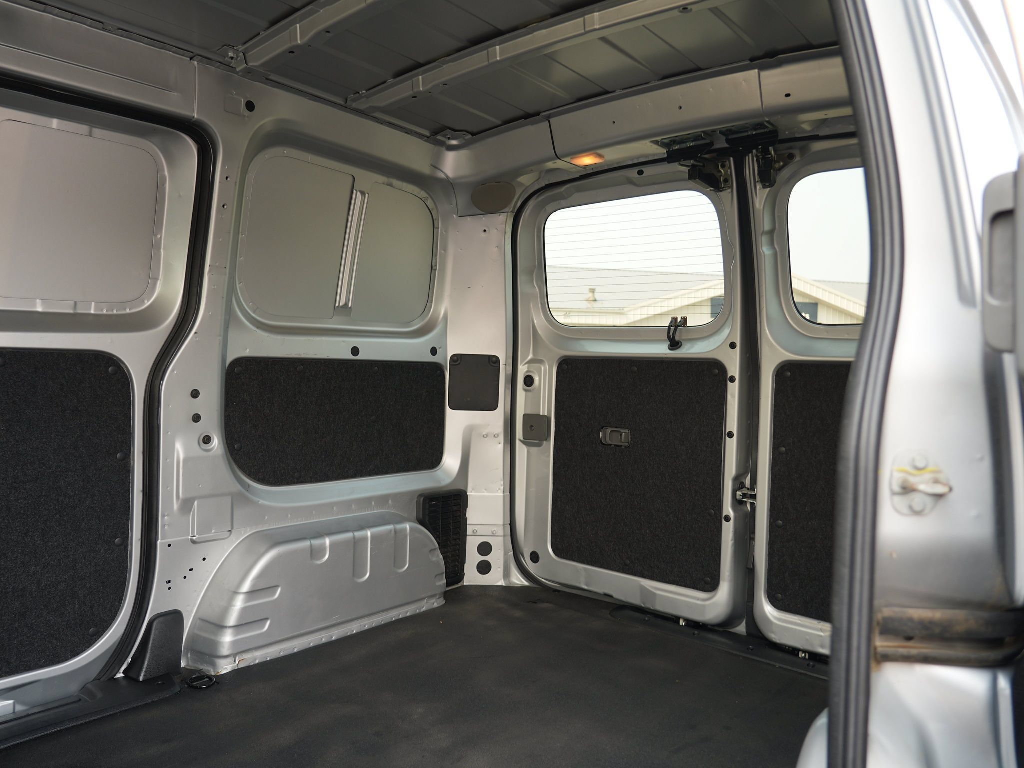 Used 2017 Chevrolet City Express LT w/ Technology Package FWD image 20