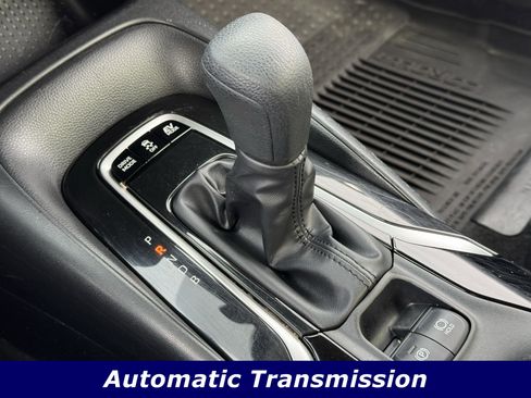 Used 2022 Toyota Corolla LE image 11