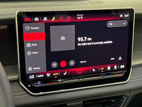 New 2026 Volkswagen Tiguan SE R-Line FWD image 17