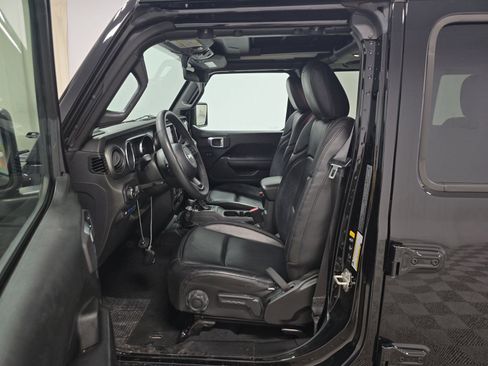 Used 2023 Jeep Wrangler Unlimited w/ Sun & Screen Package AWD/4WD image 7