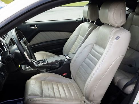 Used 2013 Ford Mustang GT Premium w/ Brembo Brake Pkg RWD image 20