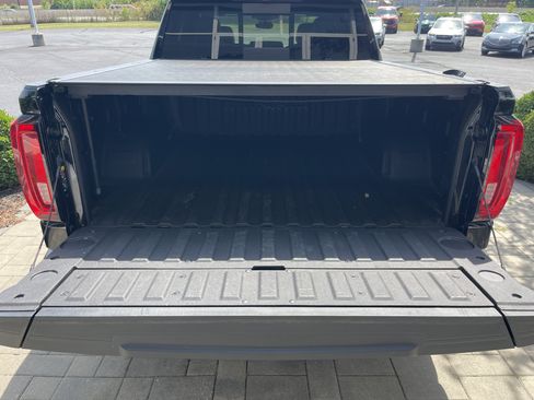 Used 2023 GMC Sierra 1500 Denali Ultimate AWD/4WD image 9