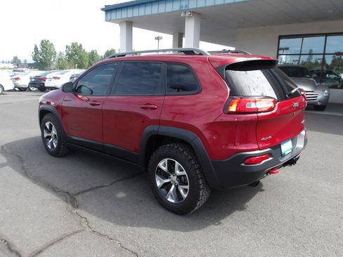 Used 2014 Jeep Cherokee Trailhawk w/ Comfort/Convenience Group AWD/4WD image 3