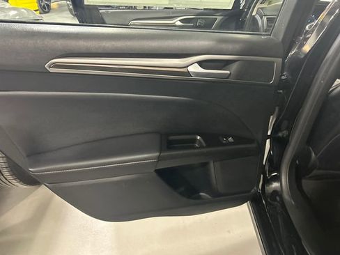 Used 2019 Ford Fusion SEL image 22