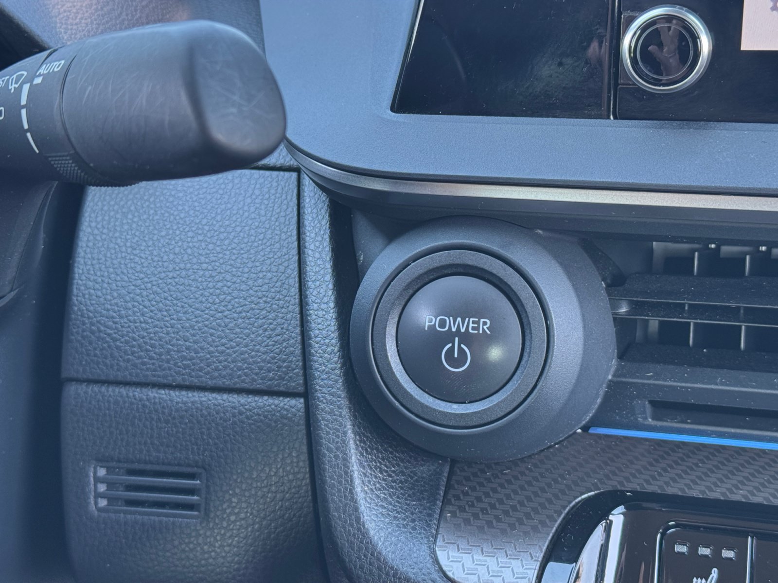 Used 2024 Toyota Prius XLE AWD/4WD image 6
