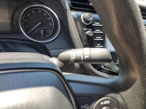 Used 2020 Toyota Camry LE FWD image 23