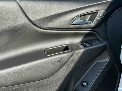 Used 2022 Chevrolet Equinox LT image 16