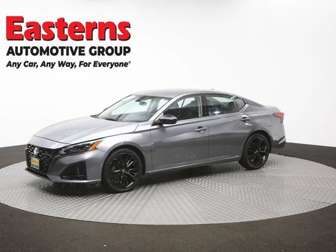 Used 2023 Nissan Altima 2.5 SR FWD image 56