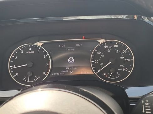Used 2024 Nissan Pathfinder SL w/ SL Premium Package FWD image 32