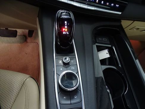 Certified 2023 Cadillac Escalade ESV Premium Luxury AWD/4WD image 14