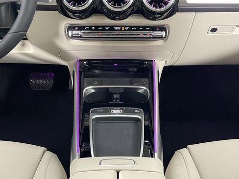 New 2026 Mercedes-Benz GLB 250 image 18