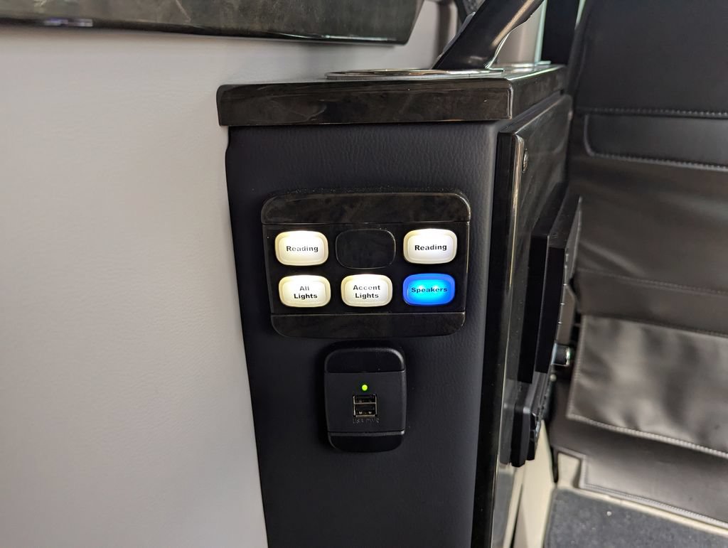 Used 2017 Mercedes-Benz Sprinter 2500 image 37