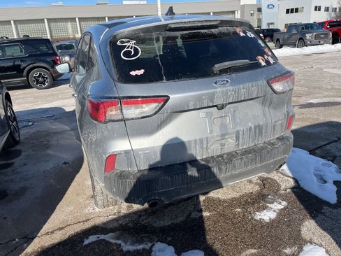 Used 2022 Ford Escape SE w/ SE Sport Appearance Package image 11