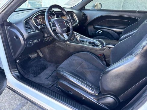 Used 2016 Dodge Challenger R/T Scat Pack w/ Leather Interior Group RWD image 19