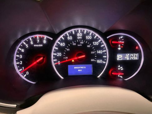 Used 2015 Nissan Quest S image 16