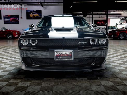 Used 2016 Dodge Challenger SRT Hellcat RWD image 14