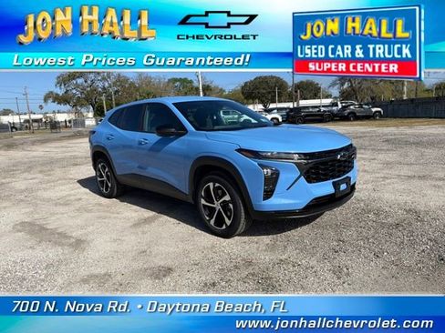 Certified 2024 Chevrolet Trax RS w/ Driver Confidence Package image 1