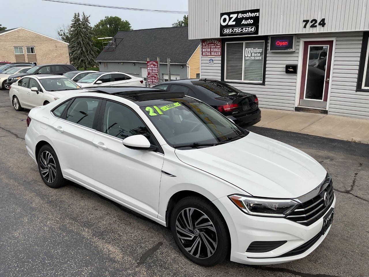 Used 2021 Volkswagen Jetta SEL FWD image 3