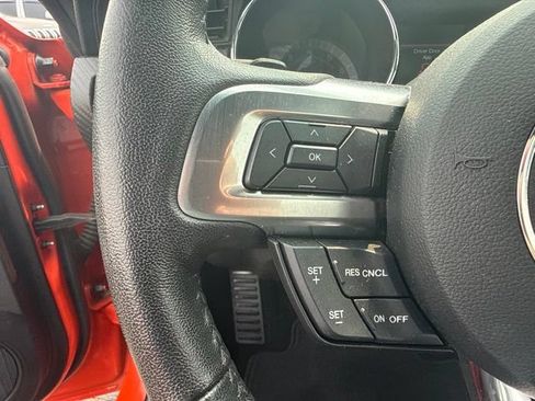 Used 2016 Ford Mustang Coupe RWD image 11