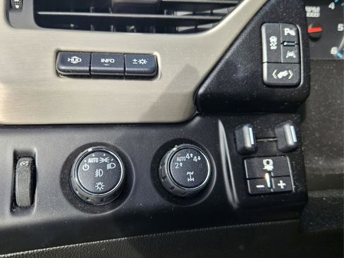 Used 2018 GMC Yukon XL Denali w/ Open Road Package image 30