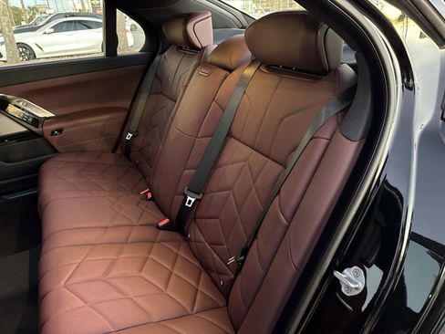 New 2026 BMW i7 xDrive60 w/ Executive Package image 12