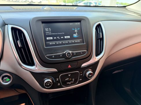 Used 2018 Chevrolet Equinox LS FWD image 17