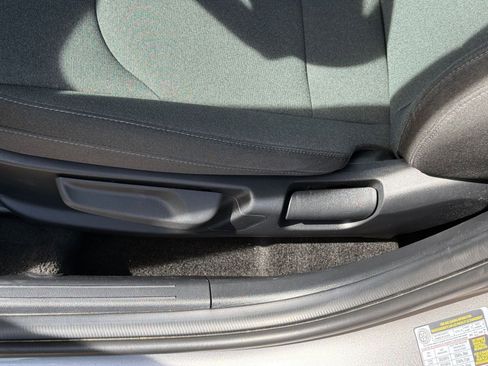 Used 2025 Kia K4 LXS image 23