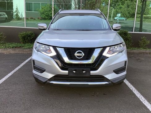 Used 2017 Nissan Rogue SV AWD/4WD image 18