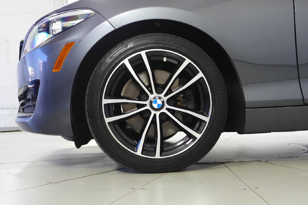 Used 2020 BMW 230i Convertible w/ Premium Package RWD image 5