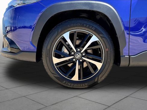 Used 2024 Toyota Corolla Cross XSE w/ Convenience Package image 11