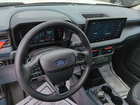 Used 2025 Ford Maverick Lobo AWD/4WD image 13