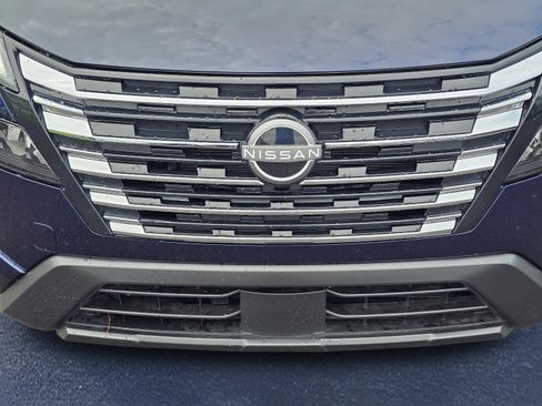 Used 2025 Nissan Rogue SV FWD image 3