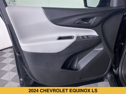 Certified 2024 Chevrolet Equinox LS w/ LS Convenience Package FWD image 11