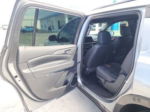 New 2026 Chevrolet Traverse RS w/ LPO, Floor Liner Package FWD image 25