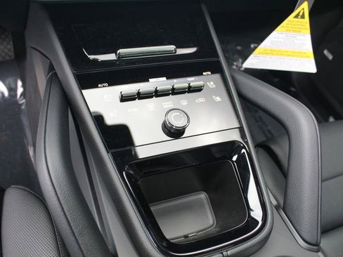 New 2026 Porsche Cayenne AWD/4WD image 16