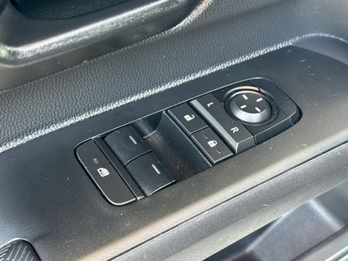 Used 2024 Toyota Tacoma SR RWD image 13