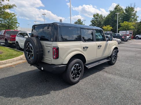 New 2026 Ford Bronco Outer Banks AWD/4WD image 2