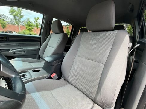 Used 2012 Toyota Tacoma PreRunner w/ SR5 Pkg RWD image 13