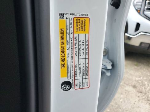 New 2026 GMC Sierra 1500 AT4 AWD/4WD image 33