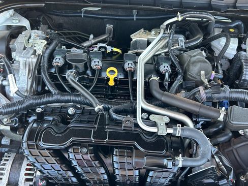 Used 2024 Nissan Altima 2.5 SV FWD image 31