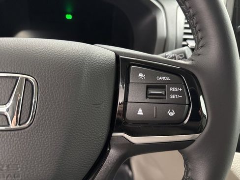 Used 2025 Honda Odyssey Touring image 20