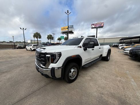 Used 2024 GMC Sierra 3500 Pro image 9