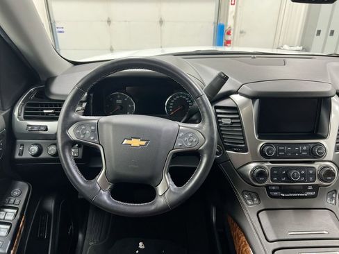 Used 2020 Chevrolet Suburban Premier w/ Premier Plus Edition image 11