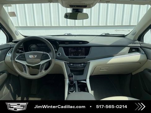 Certified 2022 Cadillac XT5 Premium Luxury AWD/4WD image 19