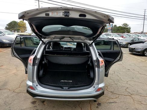 Used 2016 Toyota RAV4 SE image 36