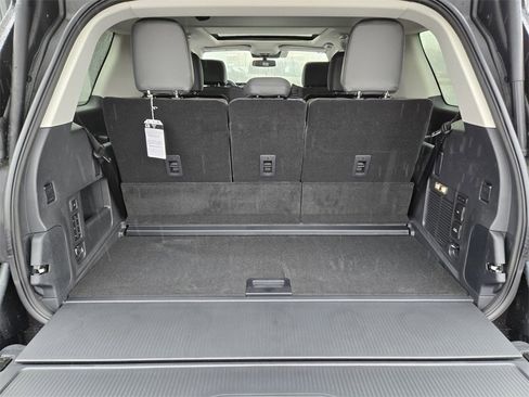 New 2025 Ford Expedition Active image 8